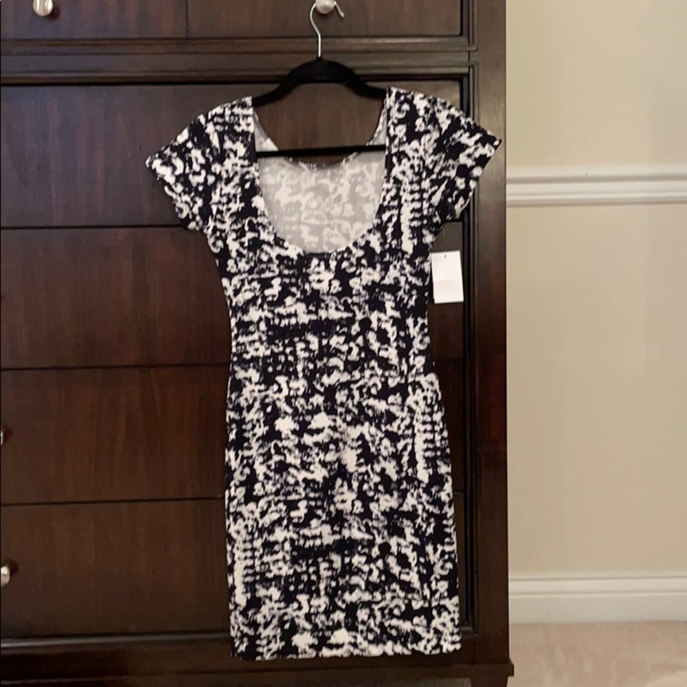 Navy/White Pattern Dress - Picture 3 of 4